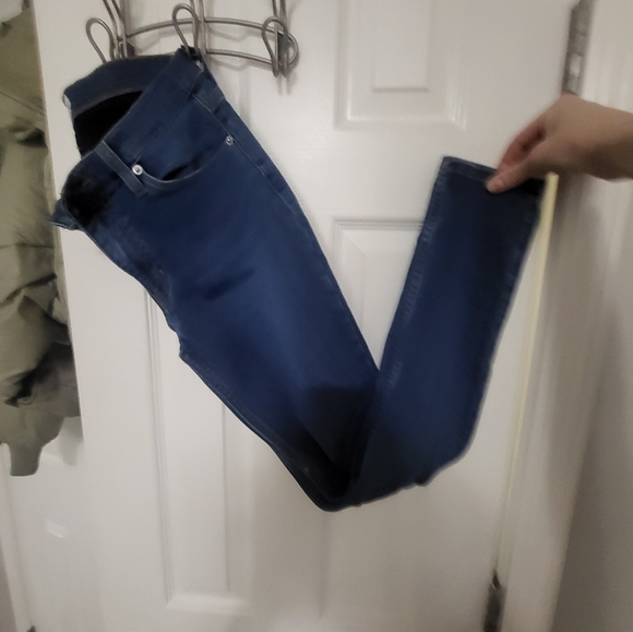 Hudson designer jeans size 26 Natalie- skinny true blue stretch, mid low rise - Picture 2 of 6
